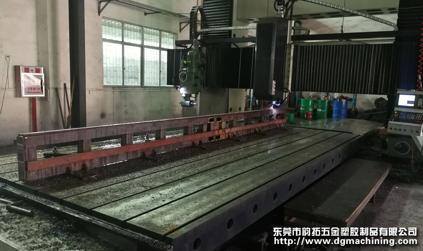 機械加工中容易造成工件變形的主要因素有哪些？